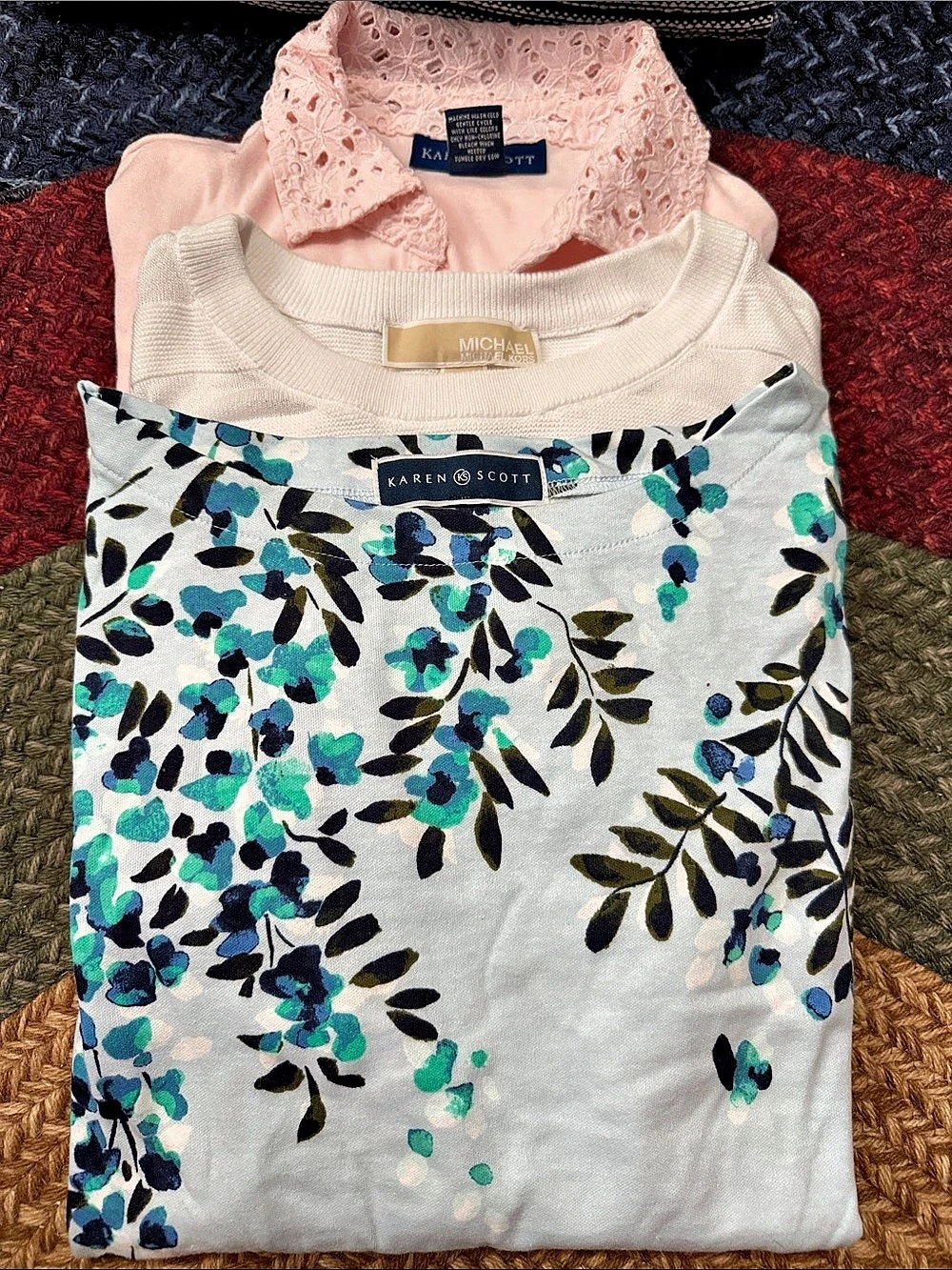 Karen Scott Floral & Lace Trim Tops Size Medium